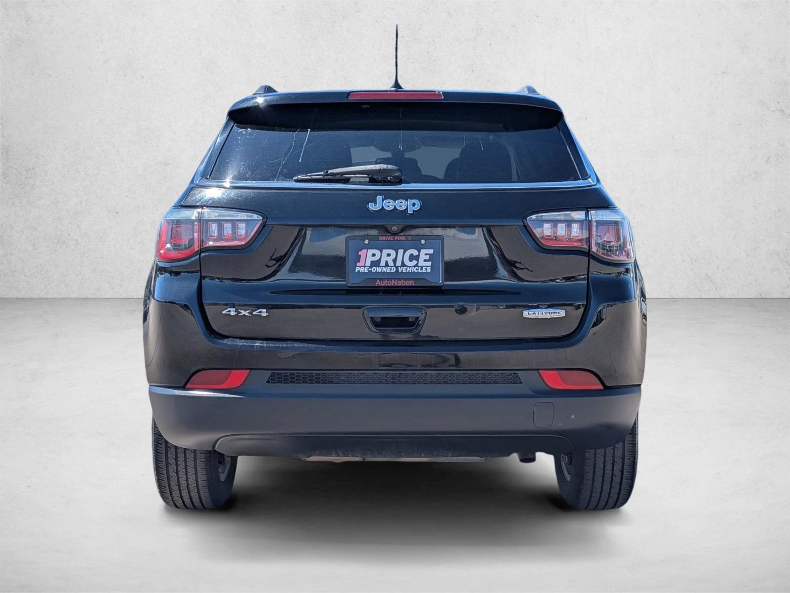 Used 2017 Jeep Compass Latitude AWD/4WD image 6