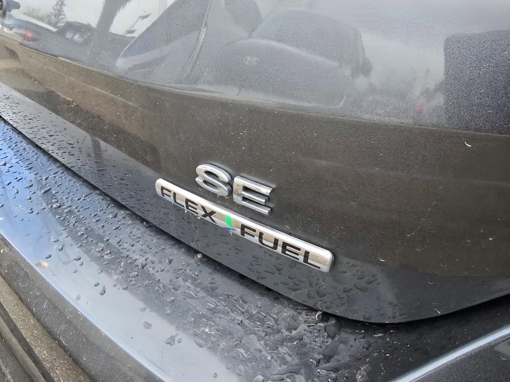 Used 2016 Ford Focus SE w/ SE Sport Package image 16