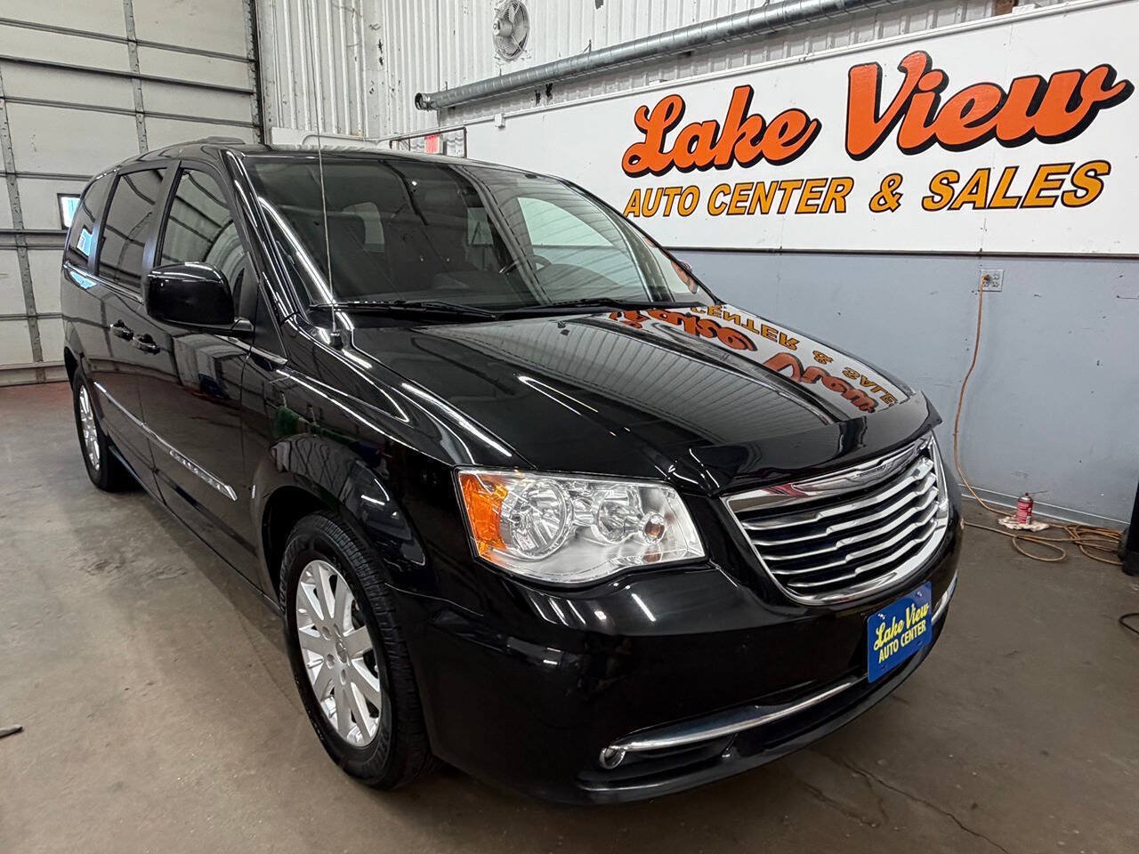 Used 2015 Chrysler Town & Country Touring