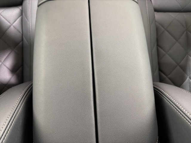 Used 2025 BMW X7 xDrive40i w/ Executive Package image 46