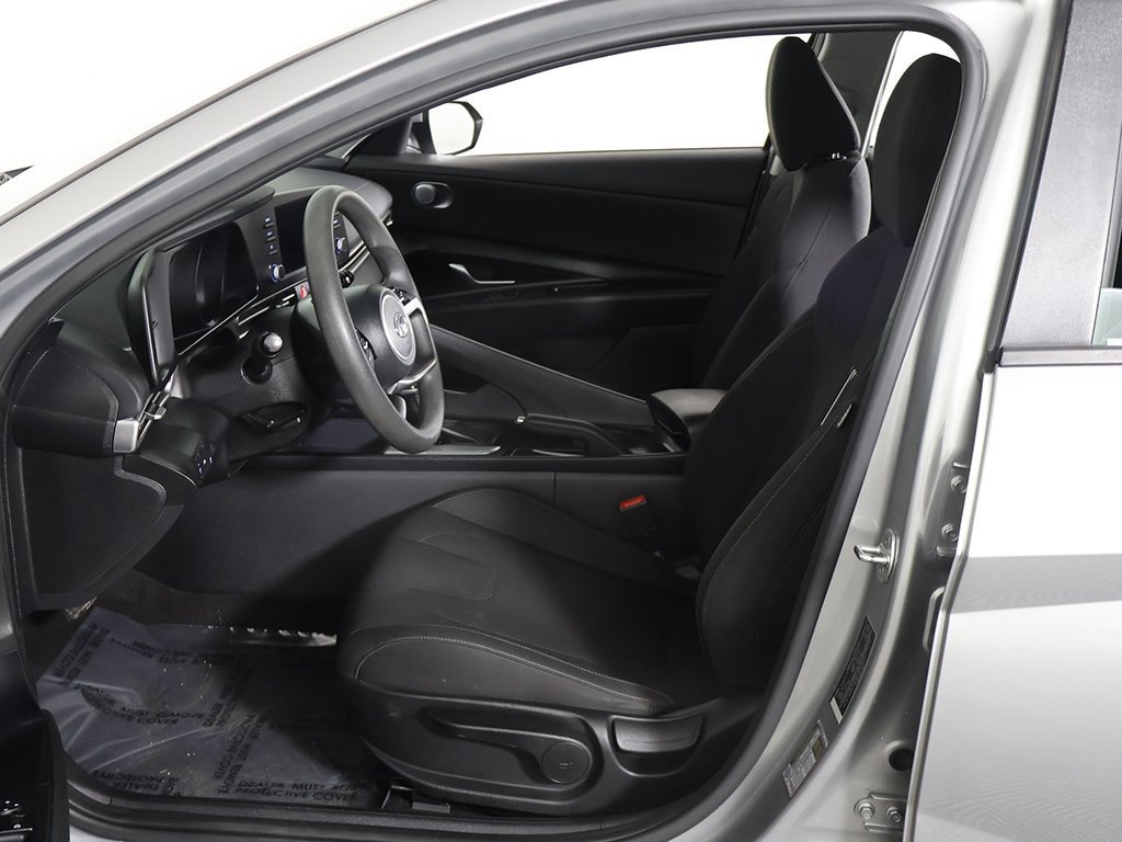 Used 2023 Hyundai Elantra SEL image 23