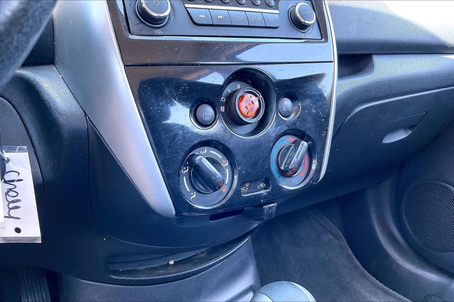 Used 2015 Nissan Versa Note SV FWD image 30