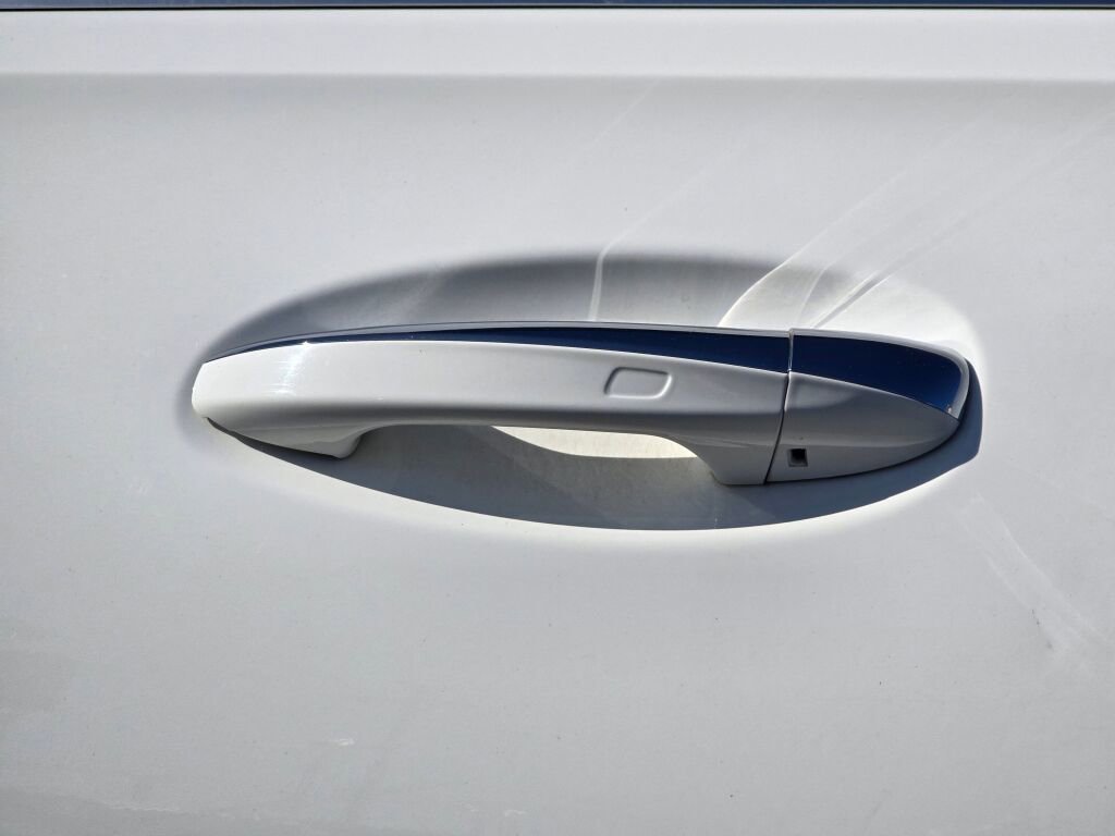 Used 2020 Mercedes-Benz GLE 350 4MATIC w/ Premium Package image 11