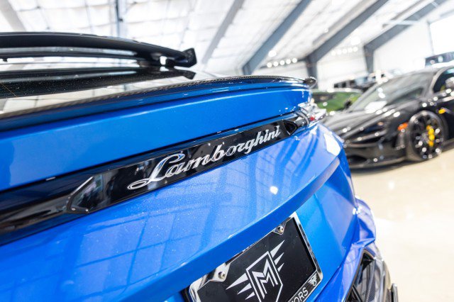 Used 2024 Lamborghini Urus Performante AWD/4WD image 19
