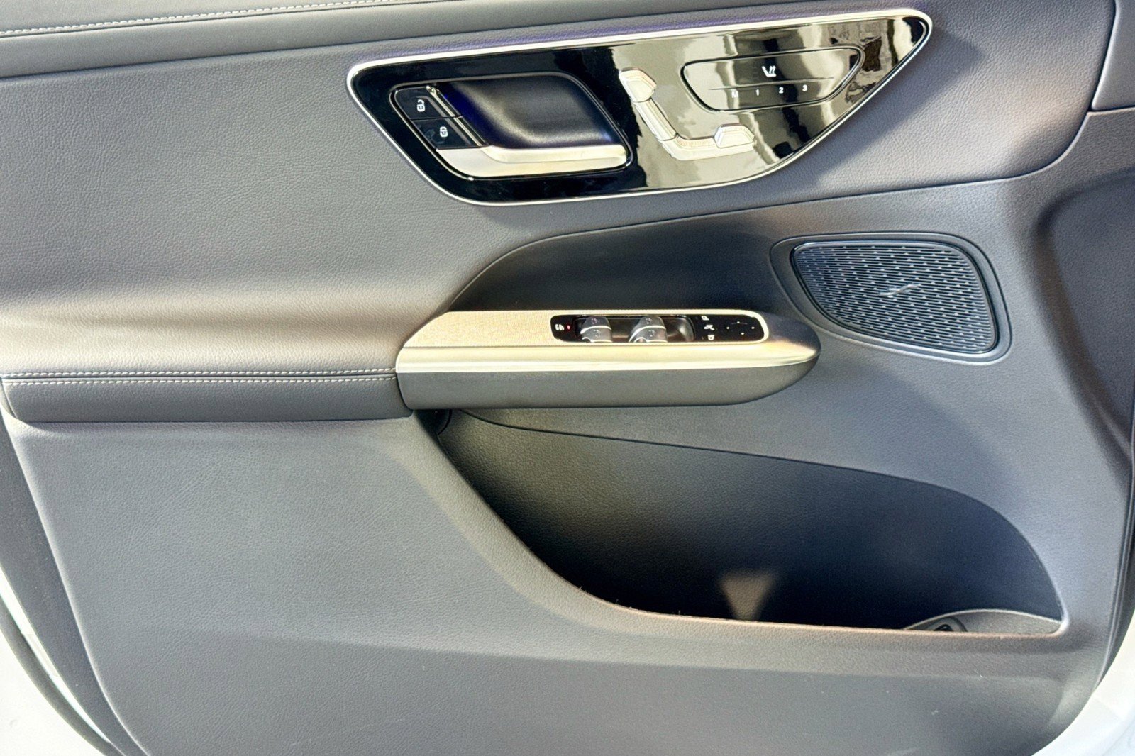 New 2026 Mercedes-Benz GLC 43 AMG 4MATIC image 16