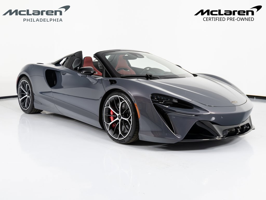 Used 2025 McLaren Artura Spider image 2