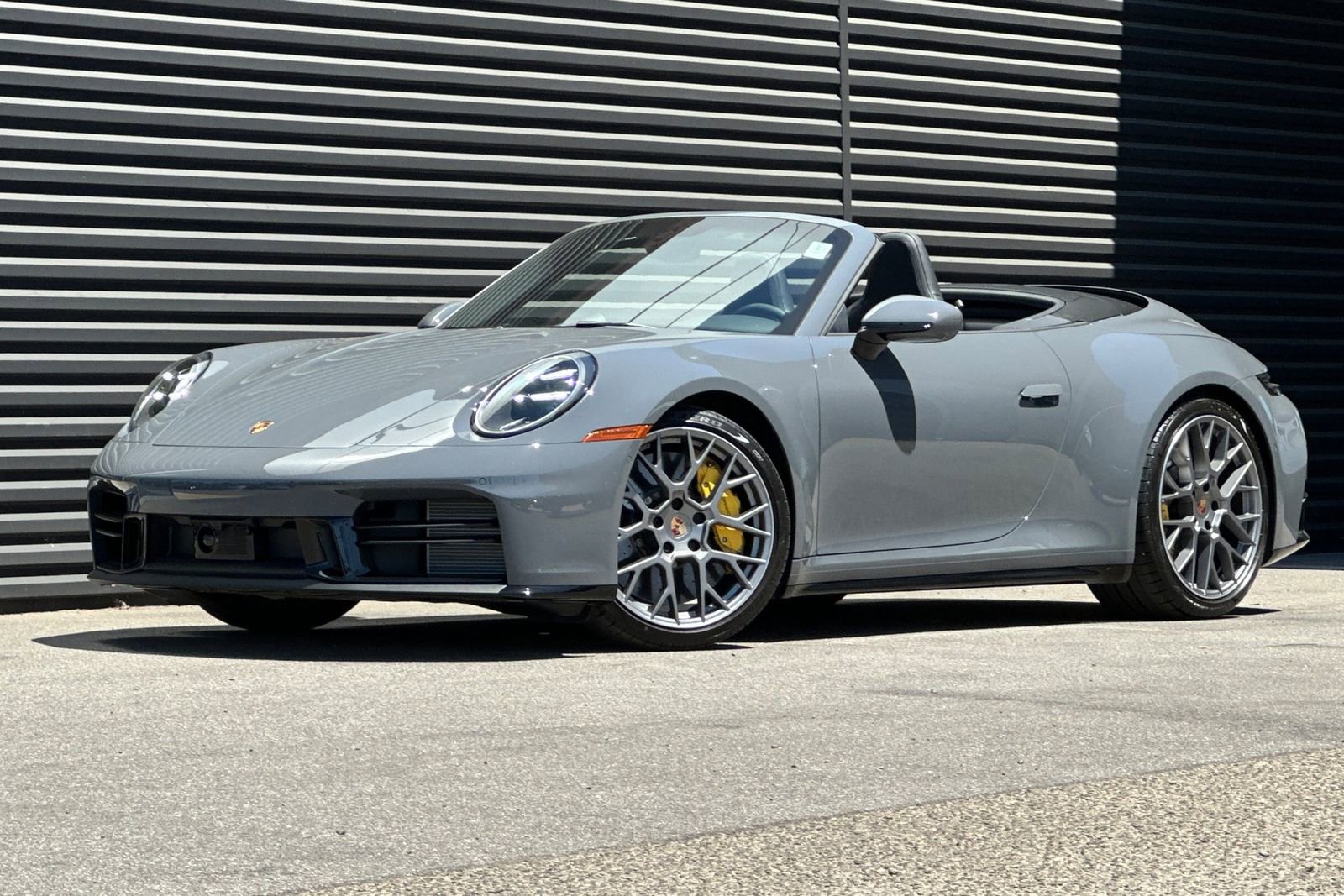 Used 2025 Porsche 911 Carrera S RWD image 1