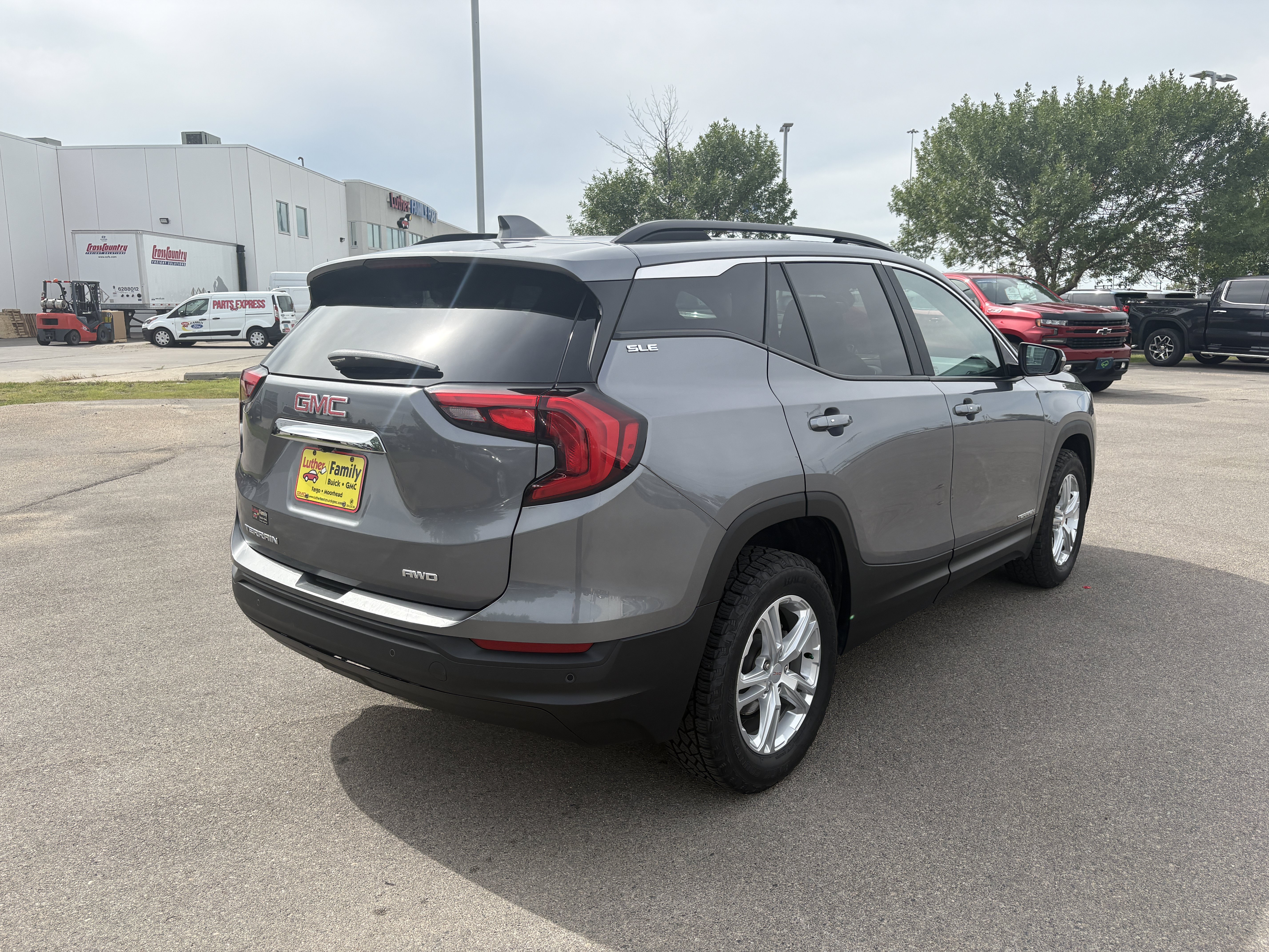 Used 2021 GMC Terrain SLE w/ Driver Convenience Package AWD/4WD image 6