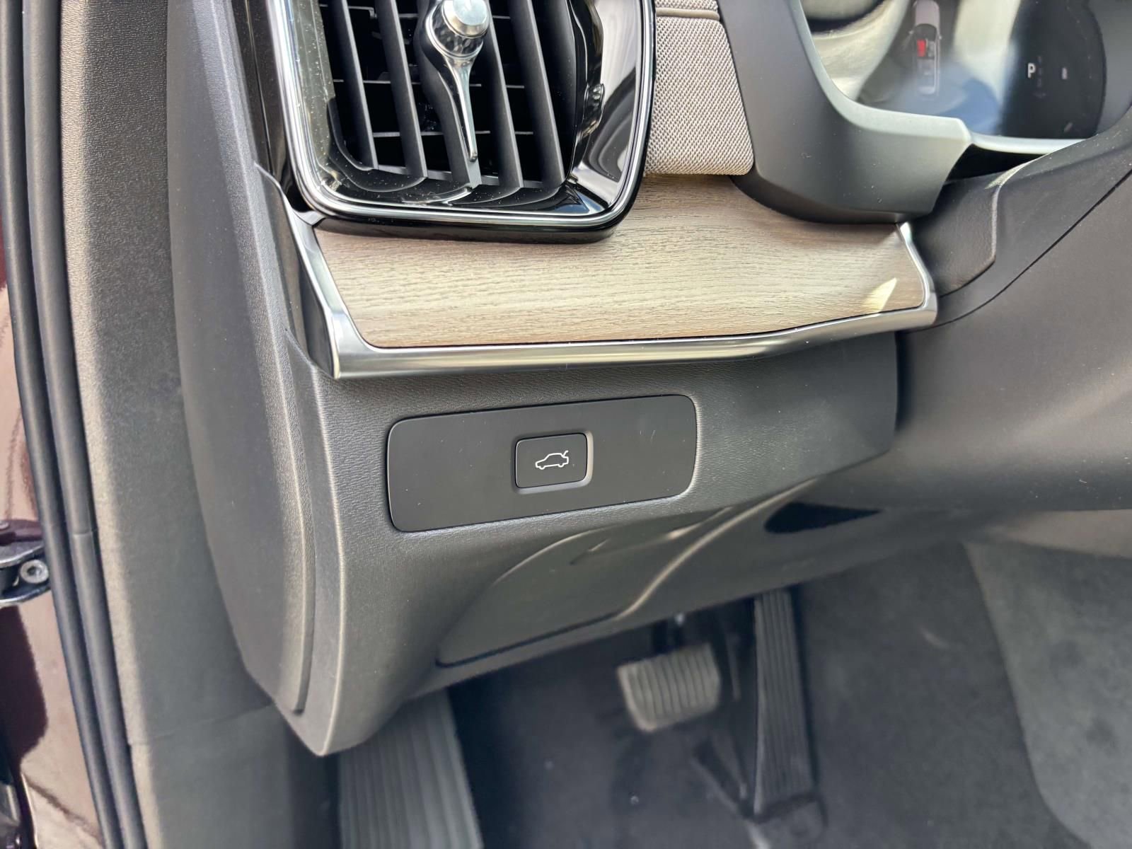 Used 2026 Volvo XC90 B5 Core w/ Protection Package Premier AWD/4WD image 15