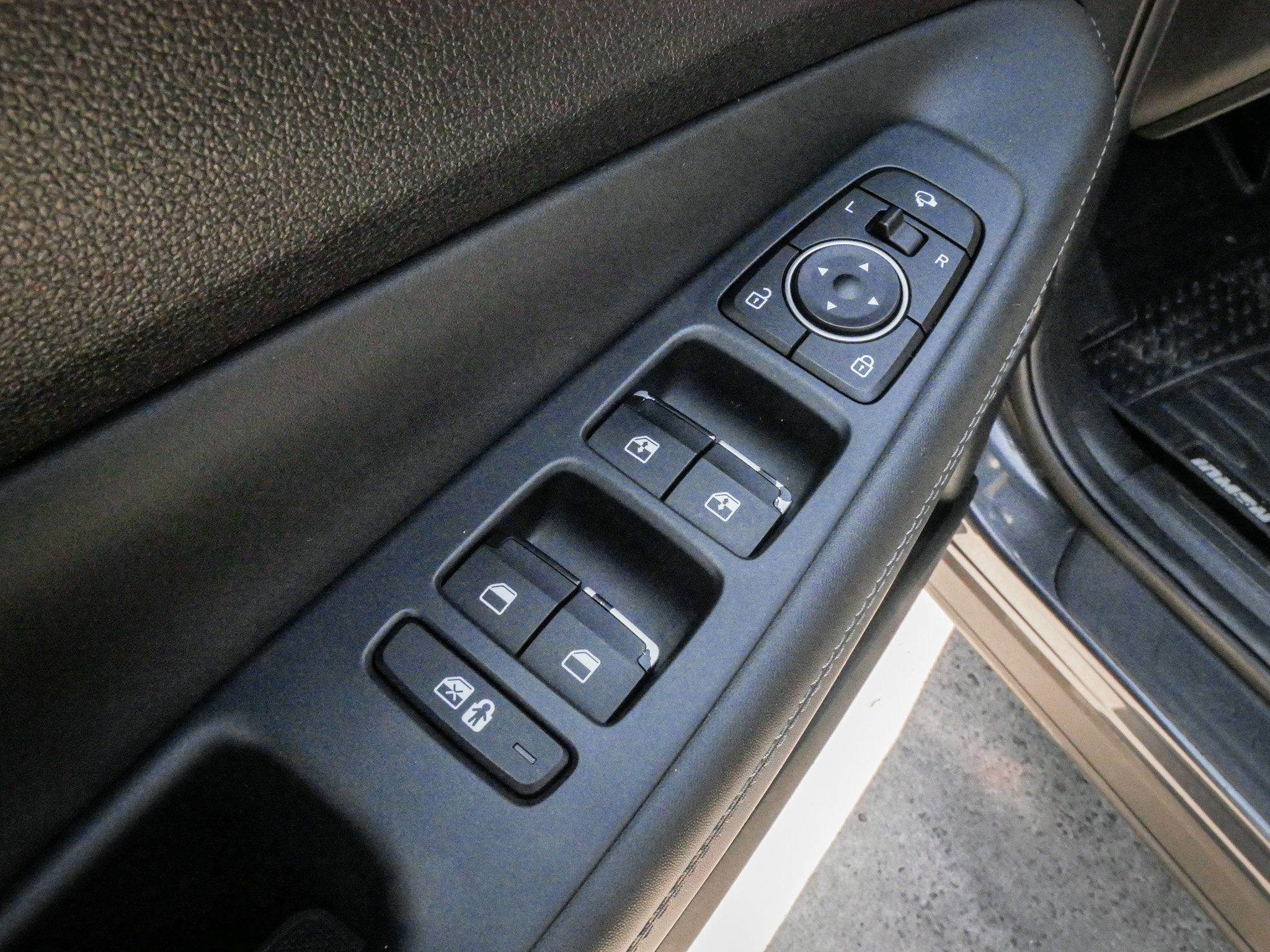 Used 2022 Hyundai Santa Fe Limited image 15