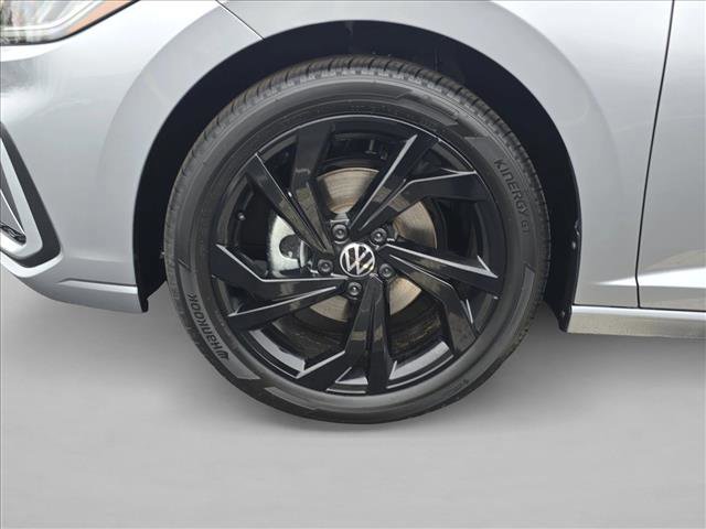 New 2026 Volkswagen Jetta SE FWD image 9