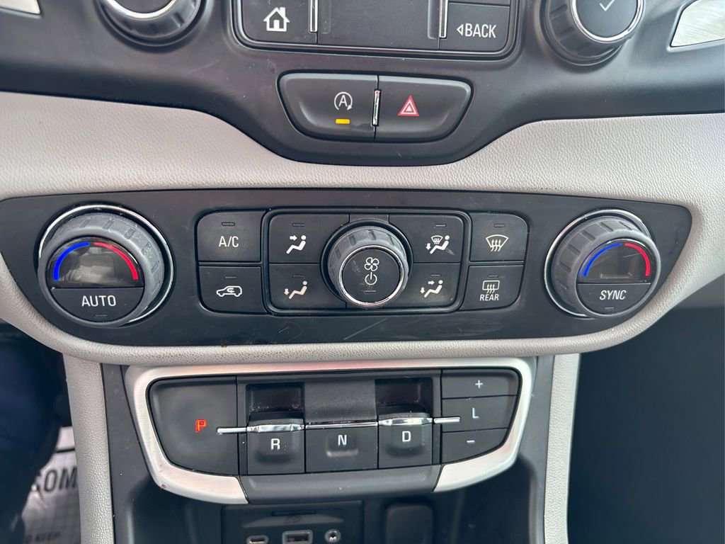 Used 2022 GMC Terrain SLE w/ Driver Convenience Package image 29