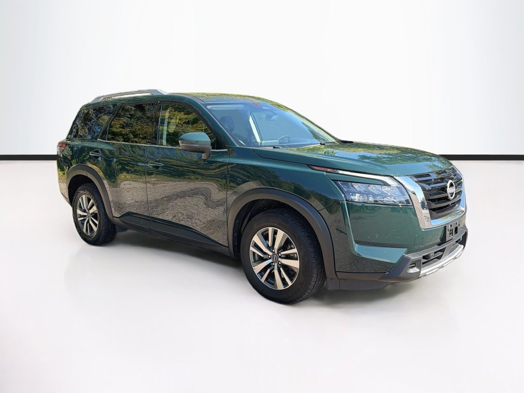 Used 2025 Nissan Pathfinder SL AWD/4WD image 3