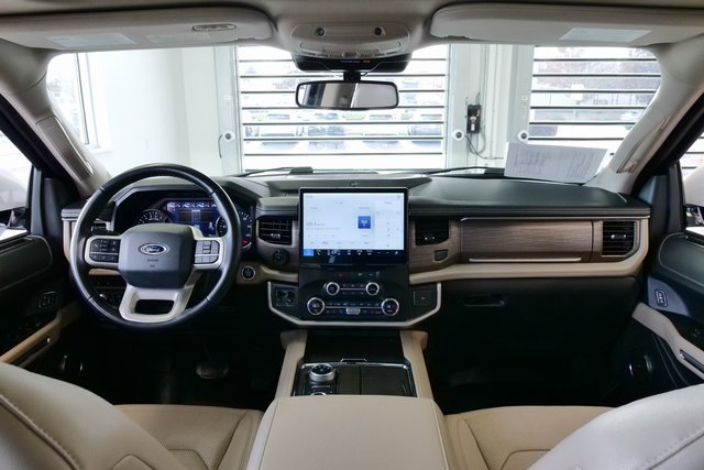 Used 2022 Ford Expedition Limited image 23