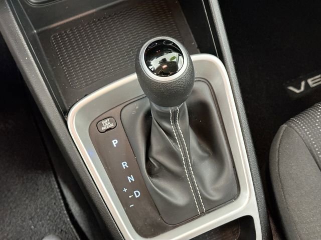 Used 2024 Hyundai Venue SE image 14