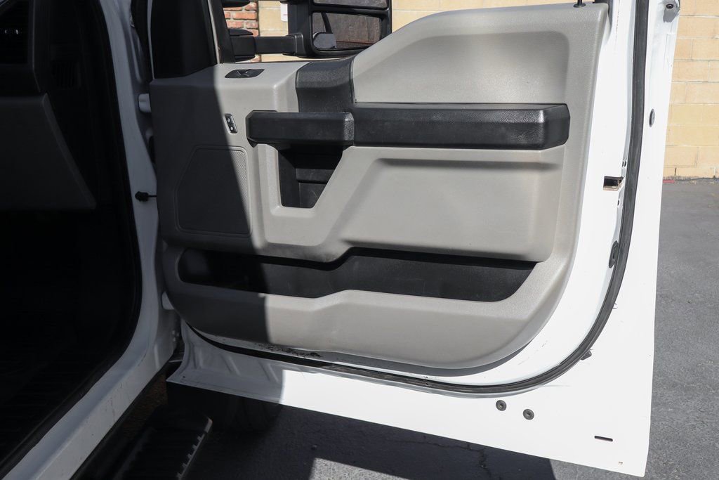 Used 2020 Ford F550 2WD Regular Cab Super Duty image 44