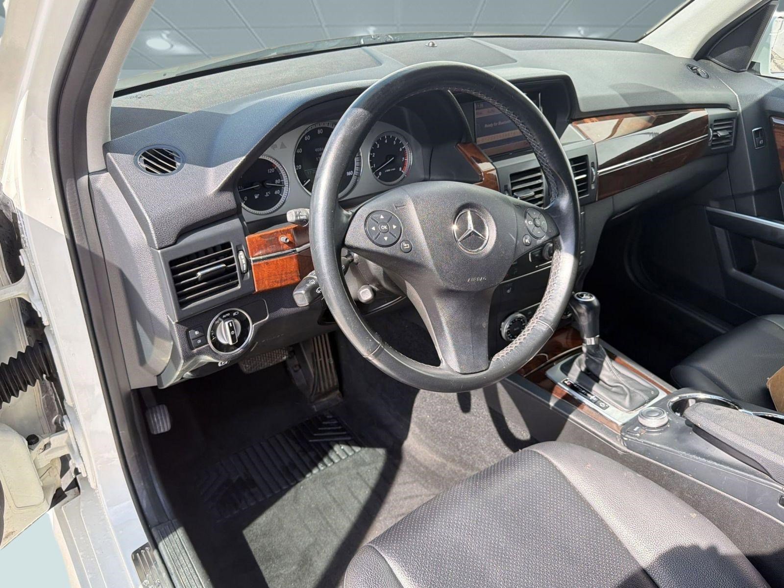 Used 2012 Mercedes-Benz GLK 350 4MATIC image 4