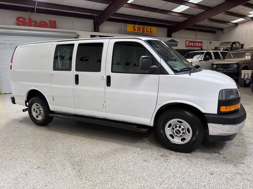 Used 2020 GMC Savana 2500 w/ Driver Convenience Package RWD image 10