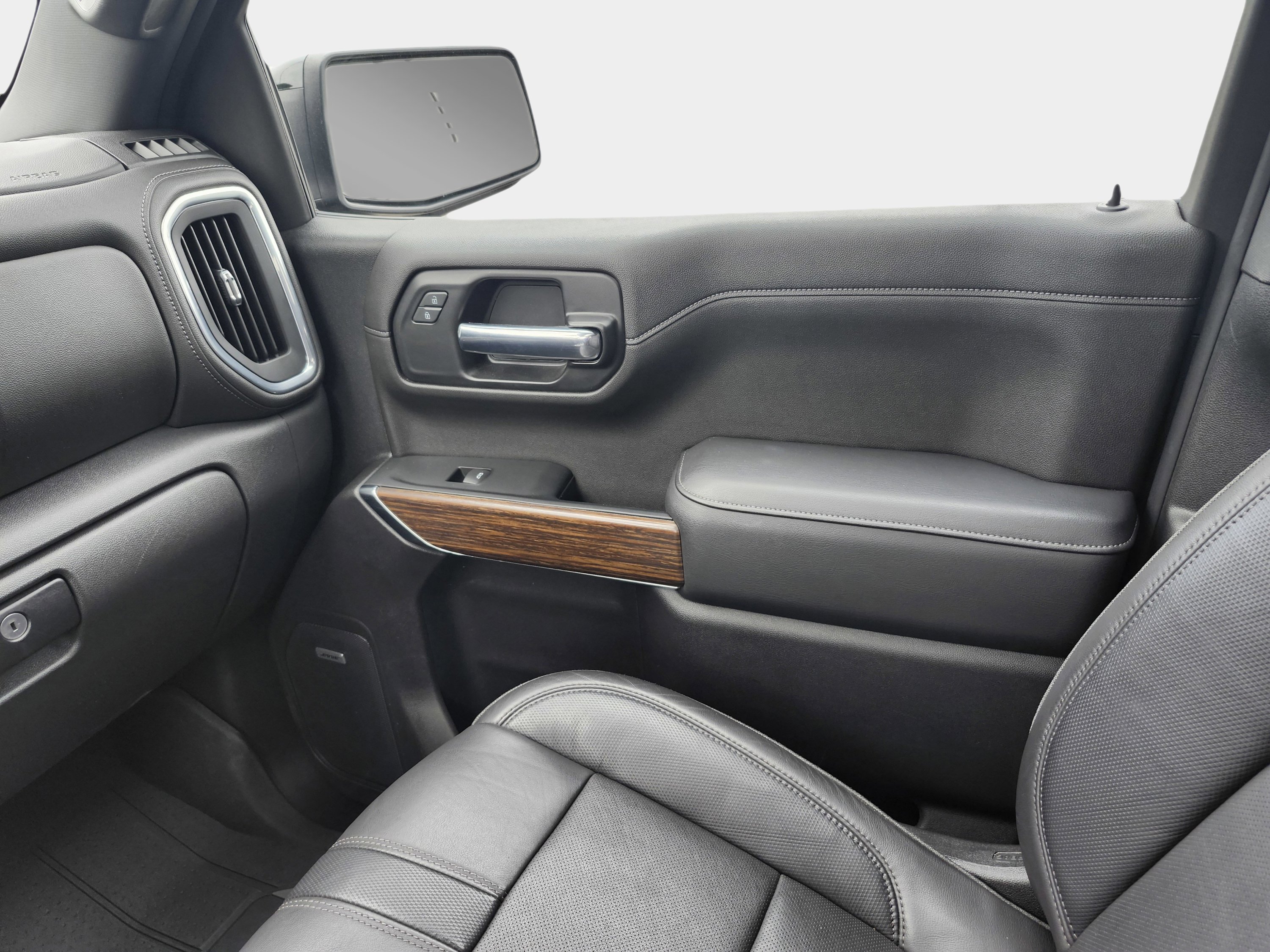 Used 2022 Chevrolet Silverado 1500 High Country AWD/4WD image 31