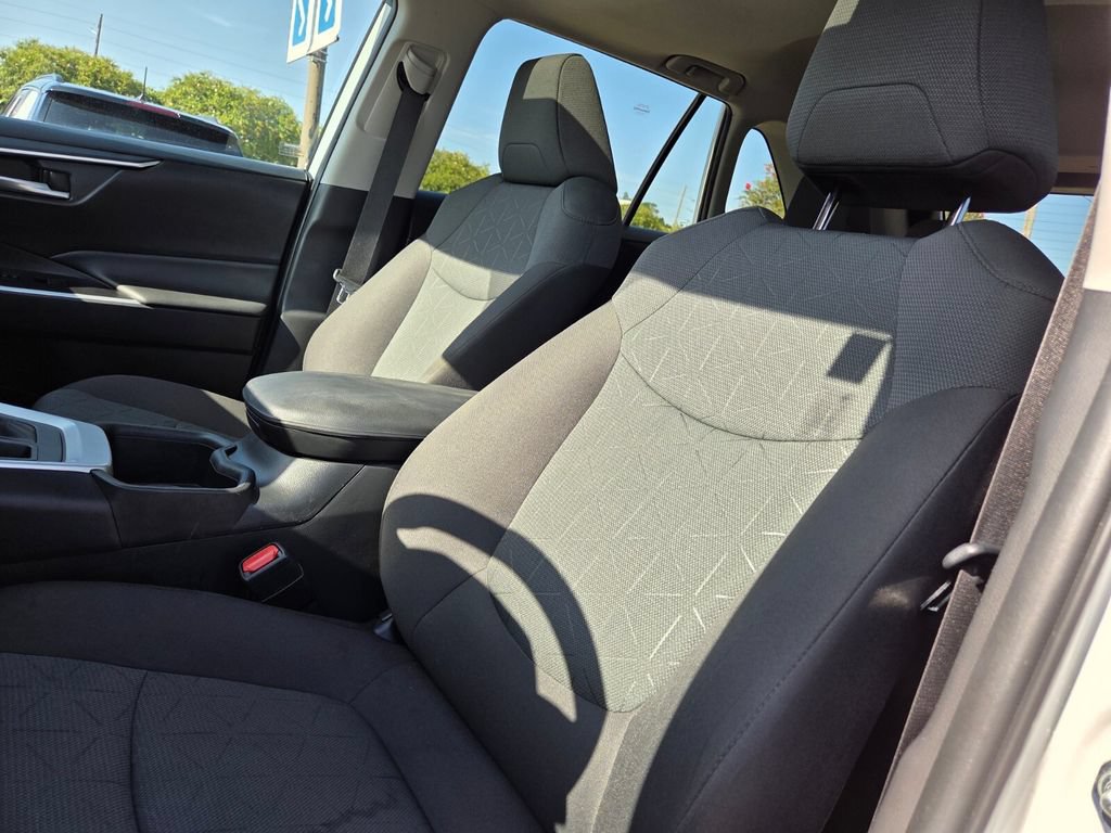 Used 2023 Toyota RAV4 XLE w/ Convenience Package FWD image 11