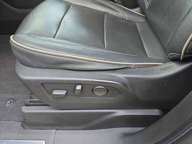 Used 2021 GMC Yukon XL SLT w/ SLT Premium Package image 28