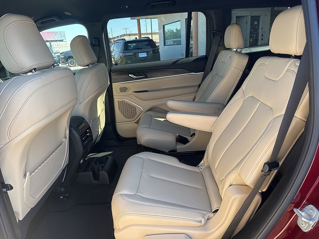 New 2026 Jeep Grand Cherokee L Limited AWD/4WD image 11