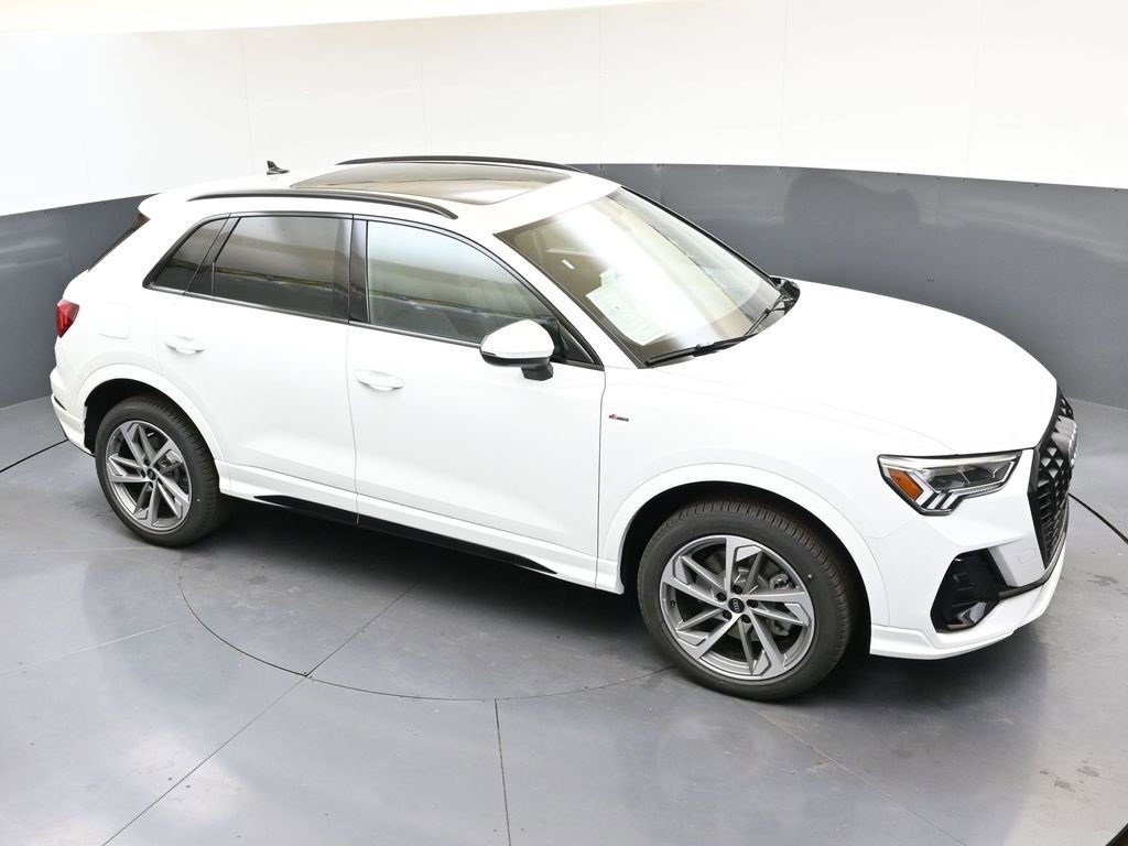 New 2025 Audi Q3 2.0T Premium image 42