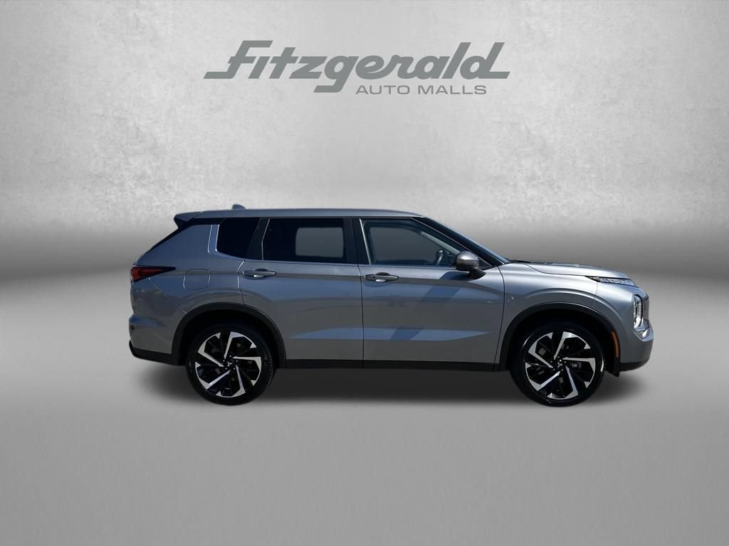Used 2024 Mitsubishi Outlander SE AWD/4WD image 8