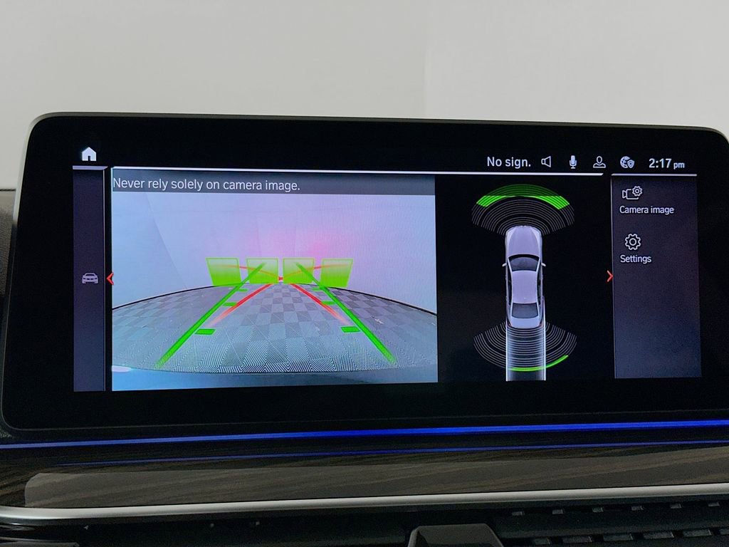 Used 2021 BMW 530i xDrive w/ Convenience Package image 18