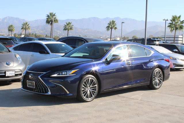Certified 2023 Lexus ES 350 w/ Premium Package FWD image 3
