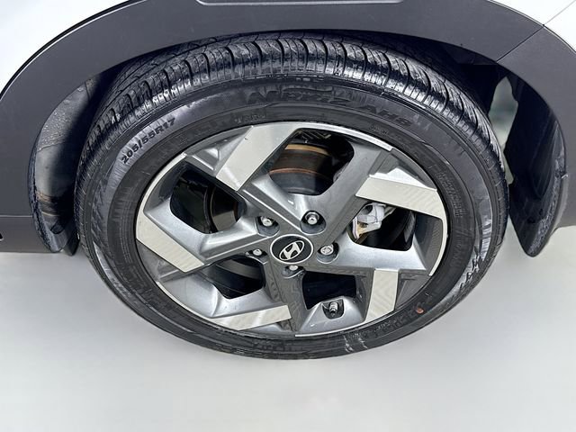 Used 2022 Hyundai Venue SEL FWD image 32