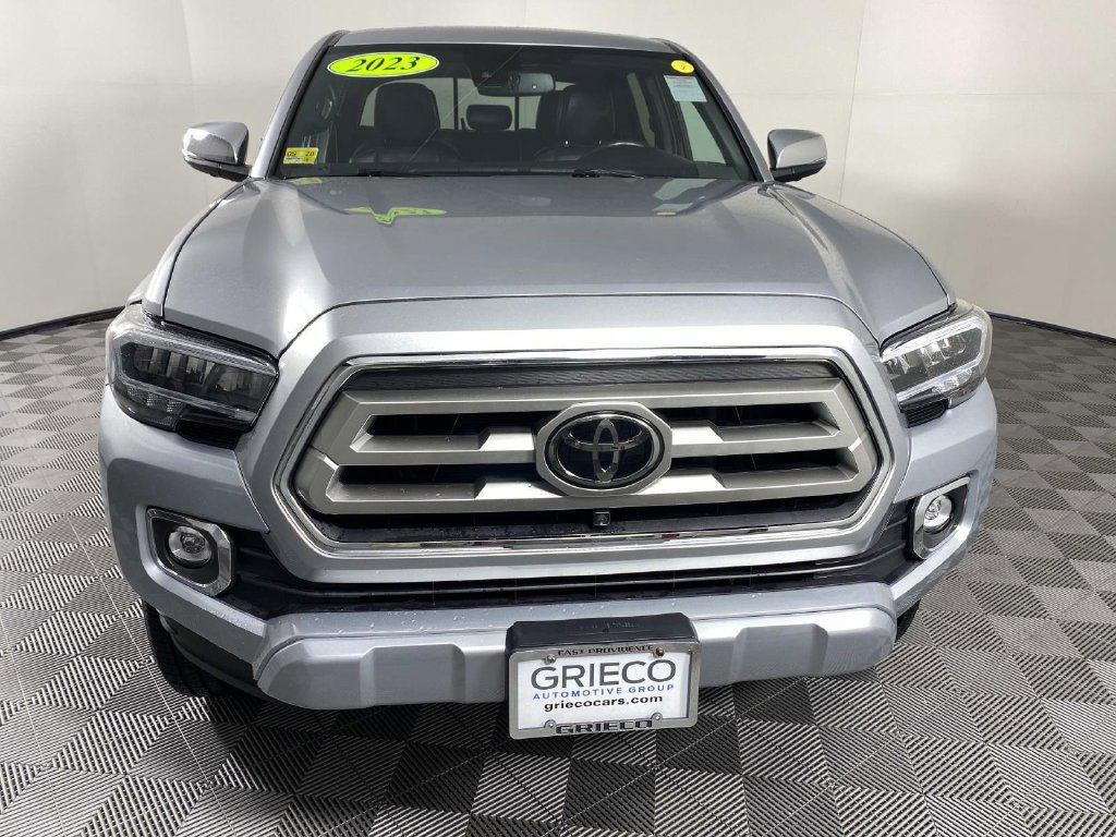 Used 2023 Toyota Tacoma Limited AWD/4WD image 3