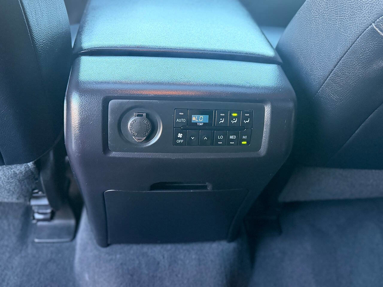 Used 2020 Toyota Sequoia TRD Pro AWD/4WD image 17