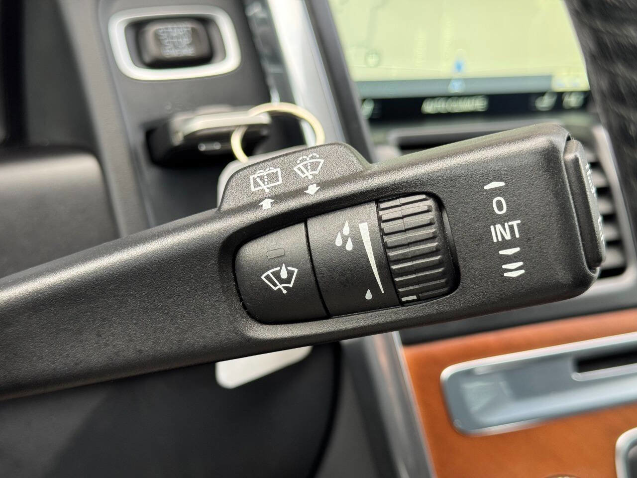 Used 2017 Volvo XC60 T5 Inscription image 31