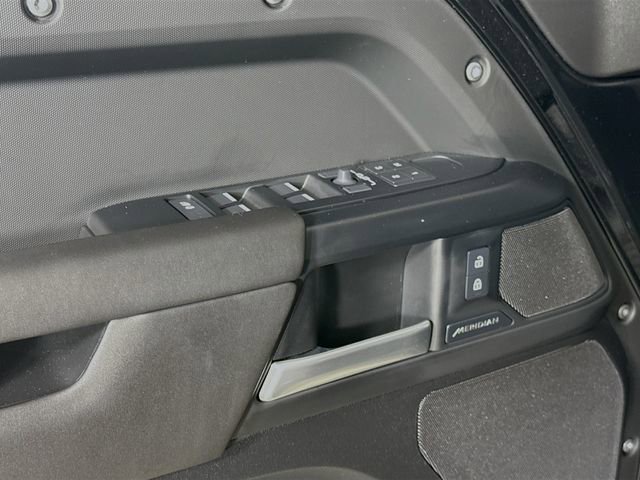 Used 2025 Land Rover Defender 110 S image 20