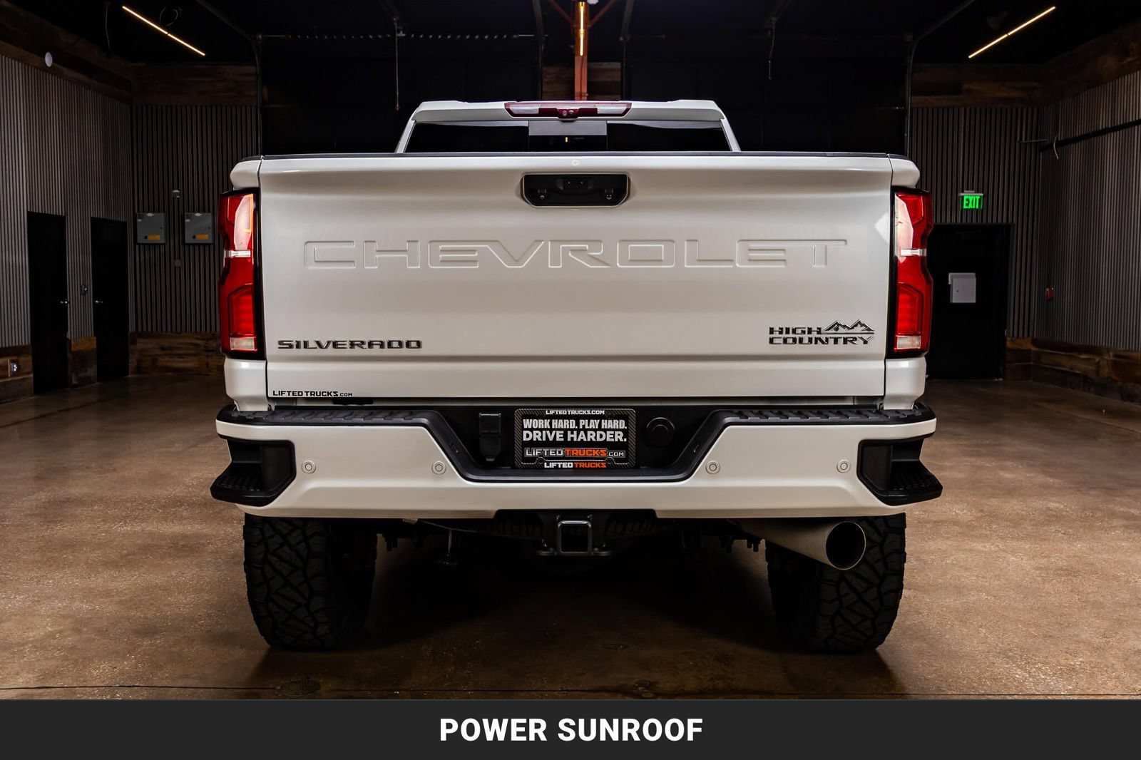 Used 2024 Chevrolet Silverado 2500 High Country w/ High Country Premium Package AWD/4WD image 8