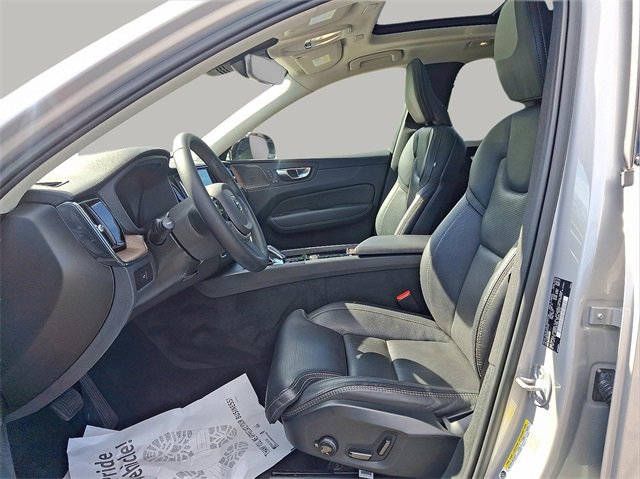 Certified 2023 Volvo XC60 B6 Ultimate w/ Protection Package Premier image 14