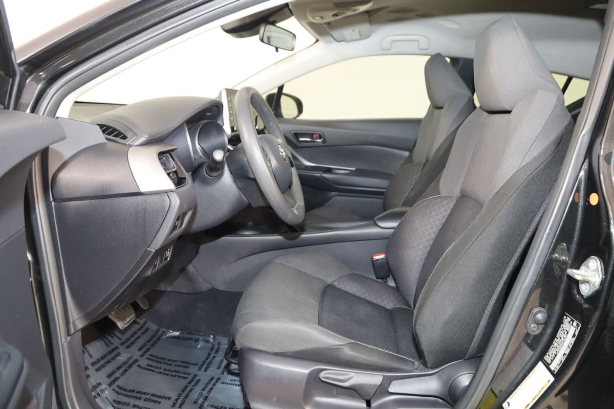 Used 2021 Toyota C-HR LE FWD image 9