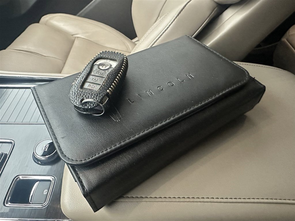 Used 2022 Lincoln Aviator Reserve w/ Equipment Group 201A image 36