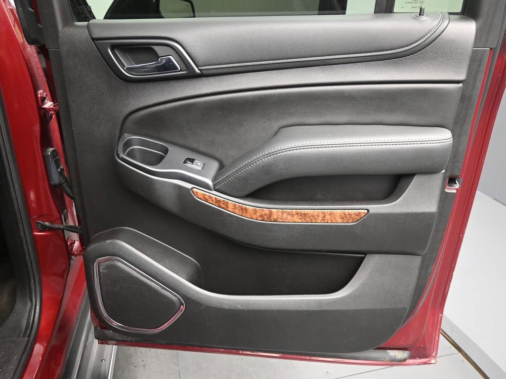 Used 2017 Chevrolet Suburban Premier image 18