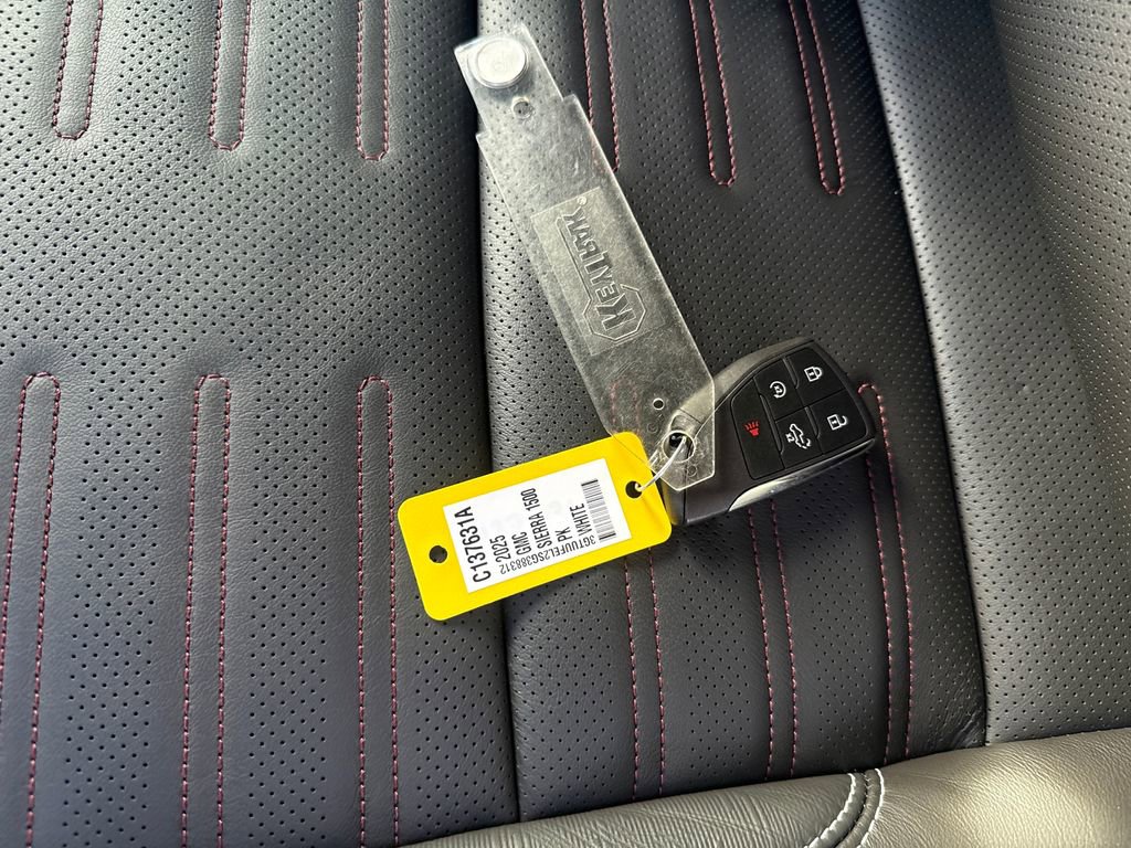 Used 2025 GMC Sierra 1500 AT4X image 30