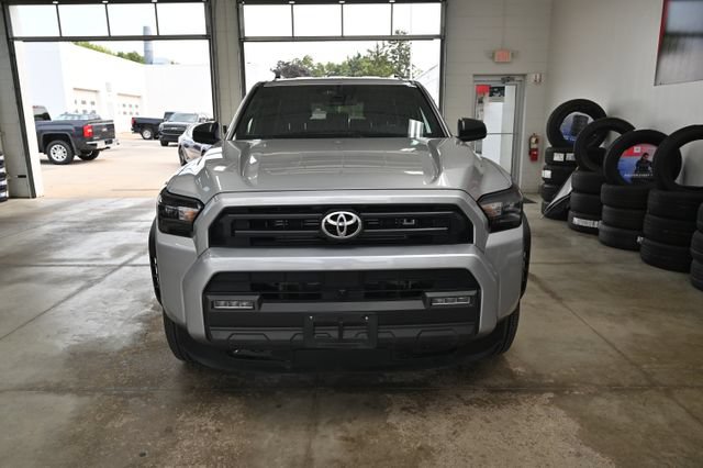Used 2025 Toyota 4Runner SR5 AWD/4WD image 2