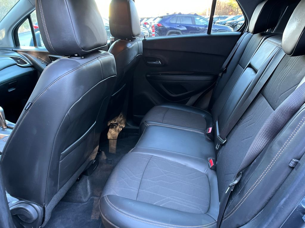 Used 2022 Chevrolet Trax LT w/ LT Convenience Package image 20