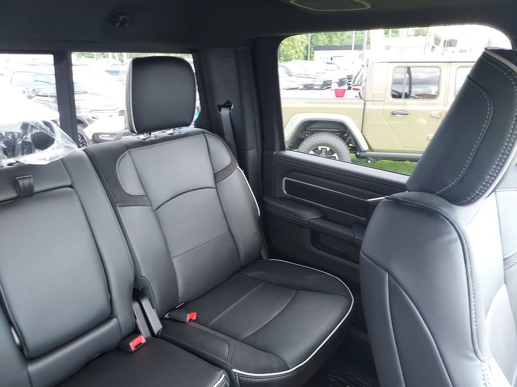 New 2026 RAM 4500 4x4 Crew Cab DRW w/ Laramie Trim Package image 14