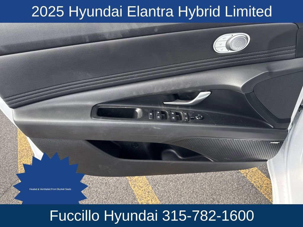 Used 2025 Hyundai Elantra Limited image 10