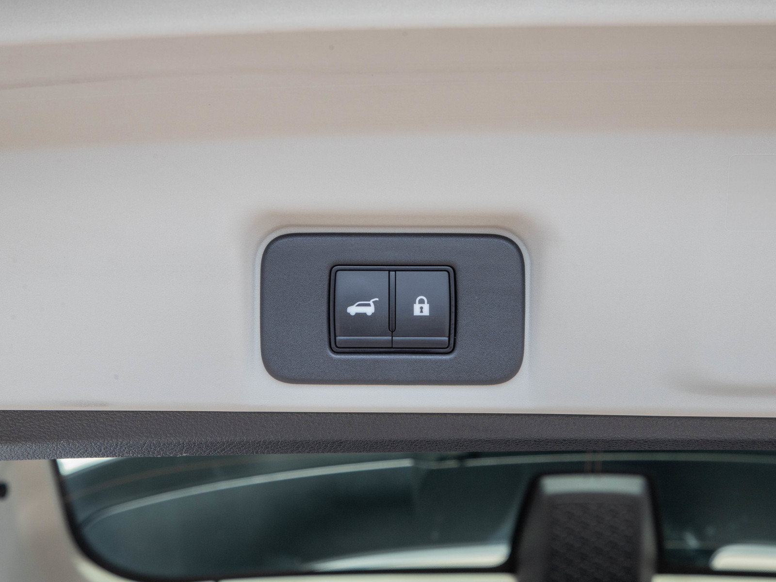 Used 2024 Nissan Ariya AWD image 17