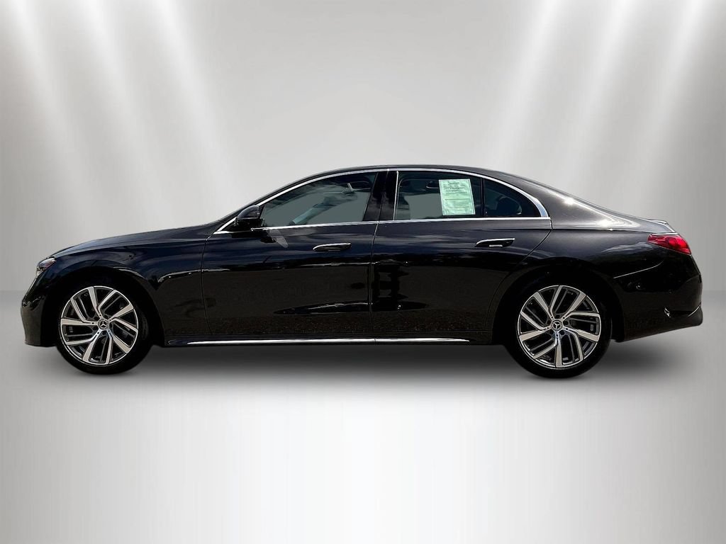 Certified 2025 Mercedes-Benz E 350 4MATIC Sedan w/ MBUS Superscreen Package image 8