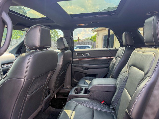 Used 2017 Ford Explorer Platinum AWD/4WD image 6