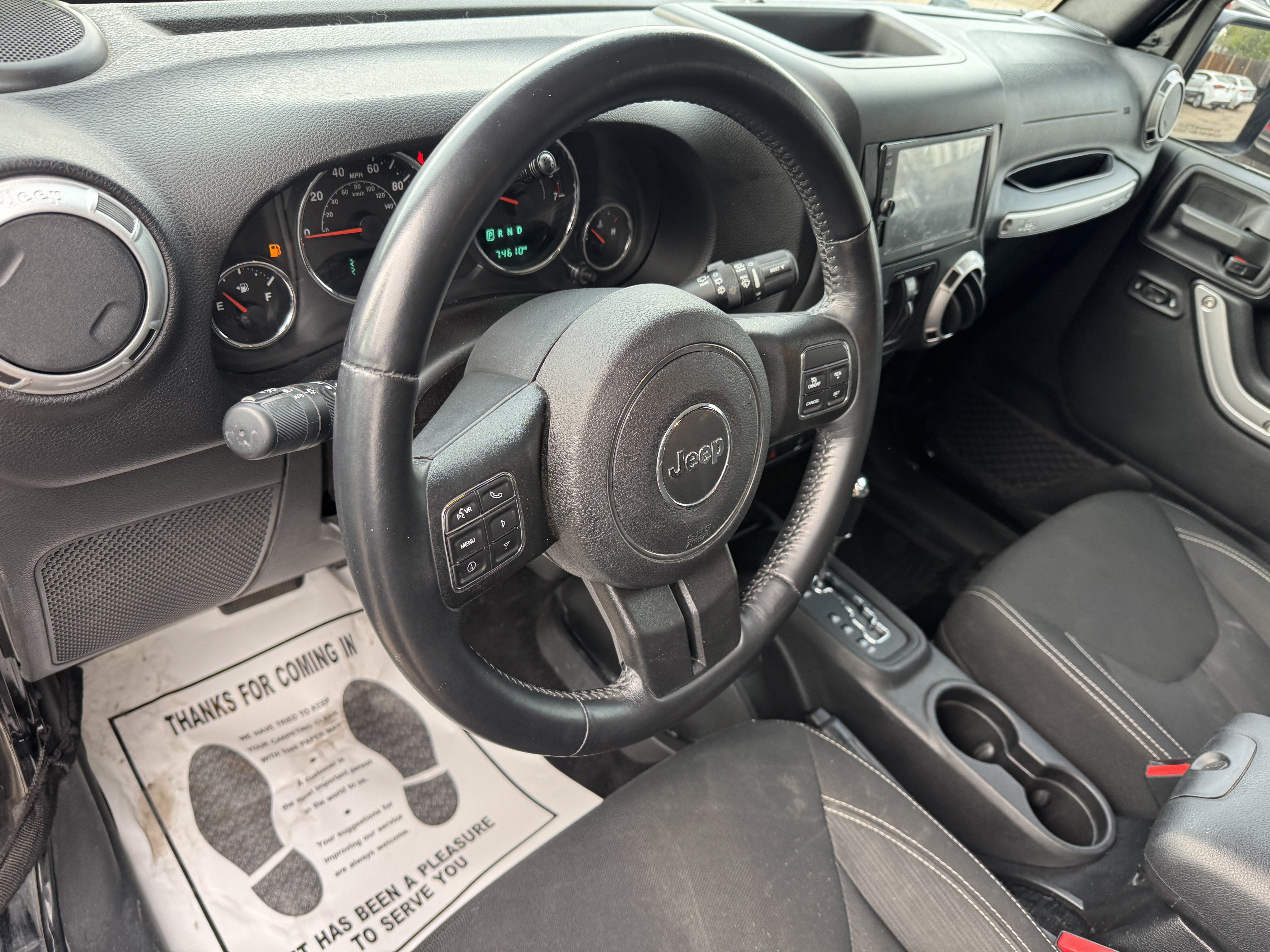 Used 2015 Jeep Wrangler Unlimited Sahara w/ Connectivity Group AWD/4WD image 12