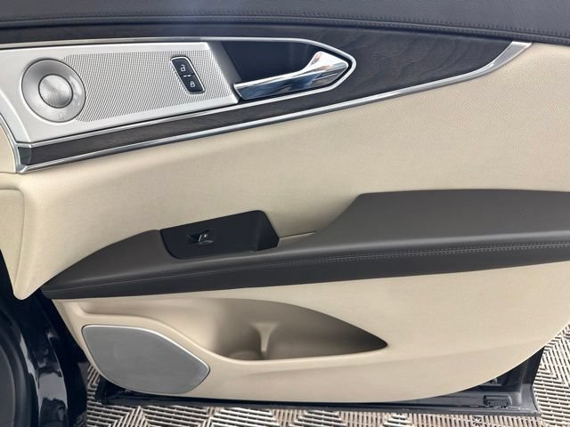 Used 2017 Lincoln MKX Reserve w/ Luxury Package AWD/4WD image 21